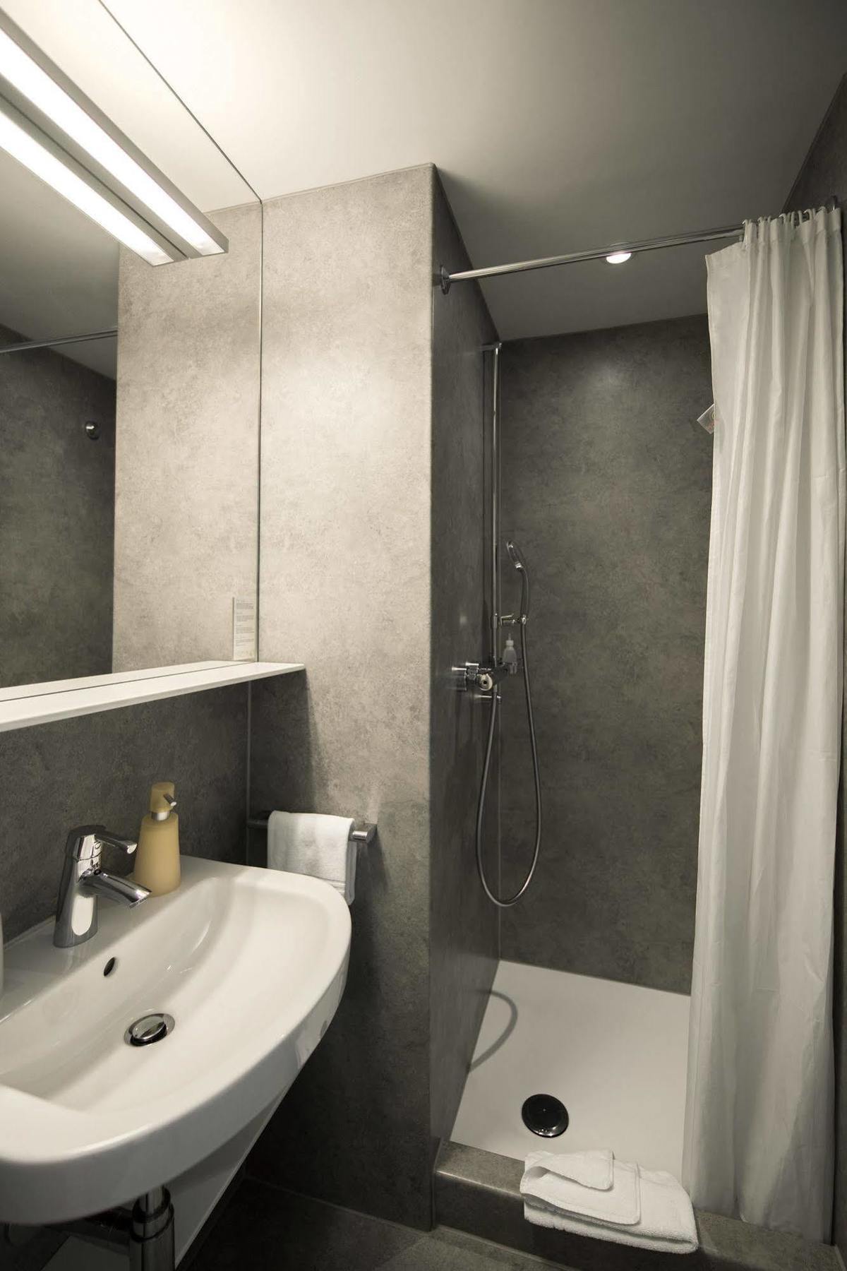 Waldhorn Hotel 3*